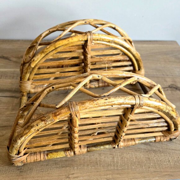 Vintage midcentury ratan wicker shelf. - Picture 5 of 5